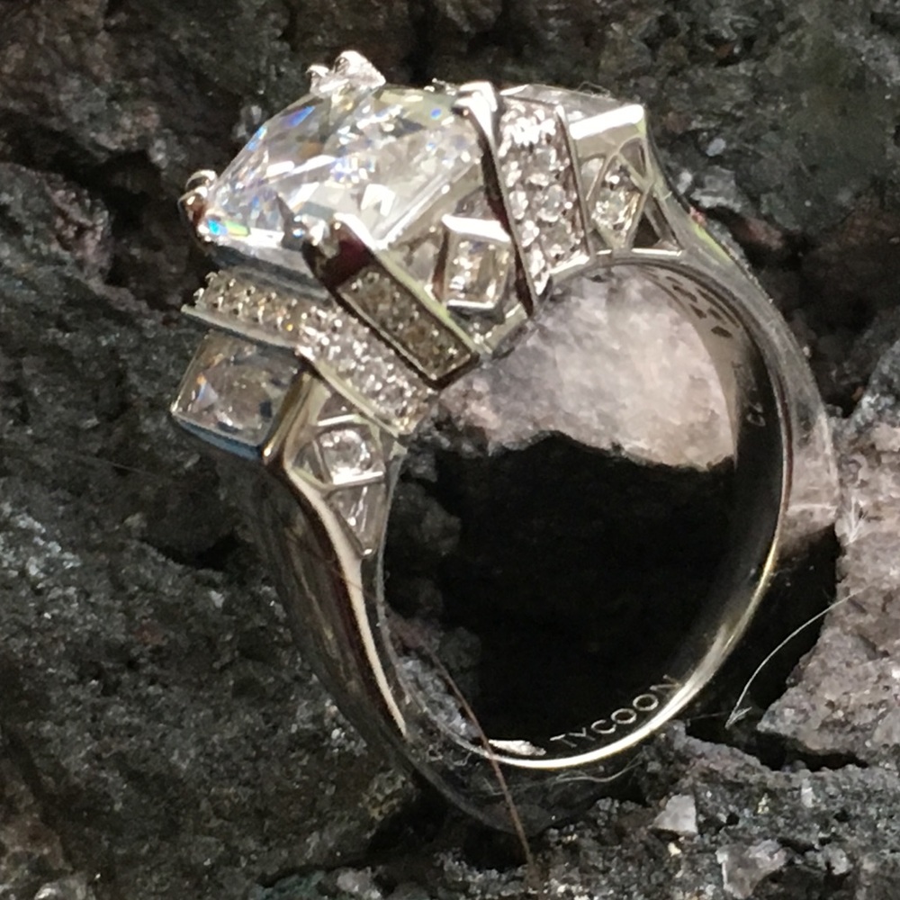 Tycoon Ring - Picture 2 of 7